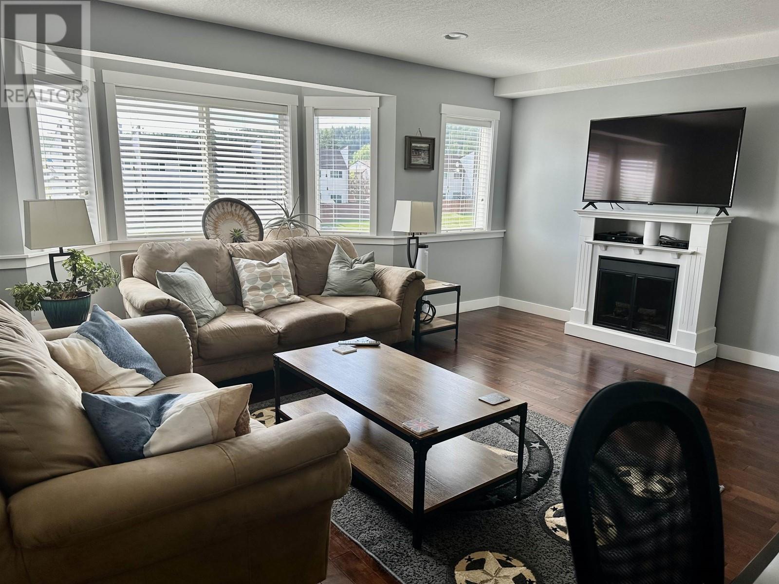 Property at 112 467 TABOR BOULEVARD image 2