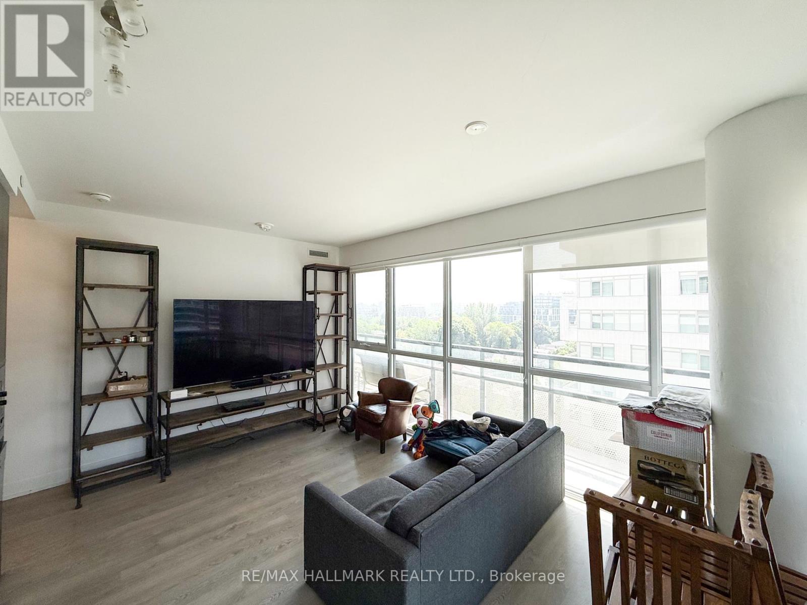 707 - 11 Lillian Street, Toronto, Ontario  M4S 2H7 - Photo 4 - C12192971
