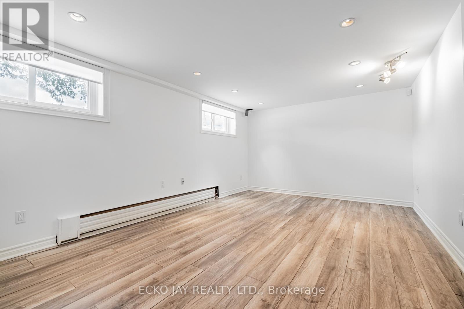 15 Comet Court, Toronto (Victoria Village), Ontario  M4A 2H2 - Photo 25 - C12151000