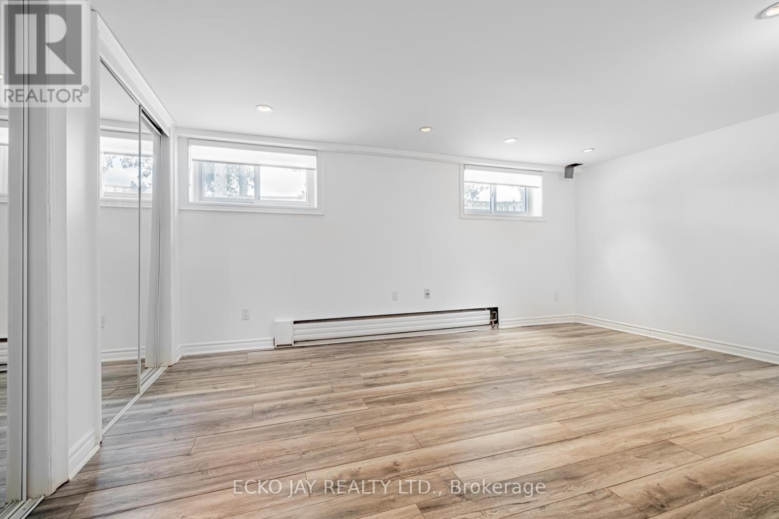 15 Comet Court, Toronto (Victoria Village), Ontario  M4A 2H2 - Photo 26 - C12151000