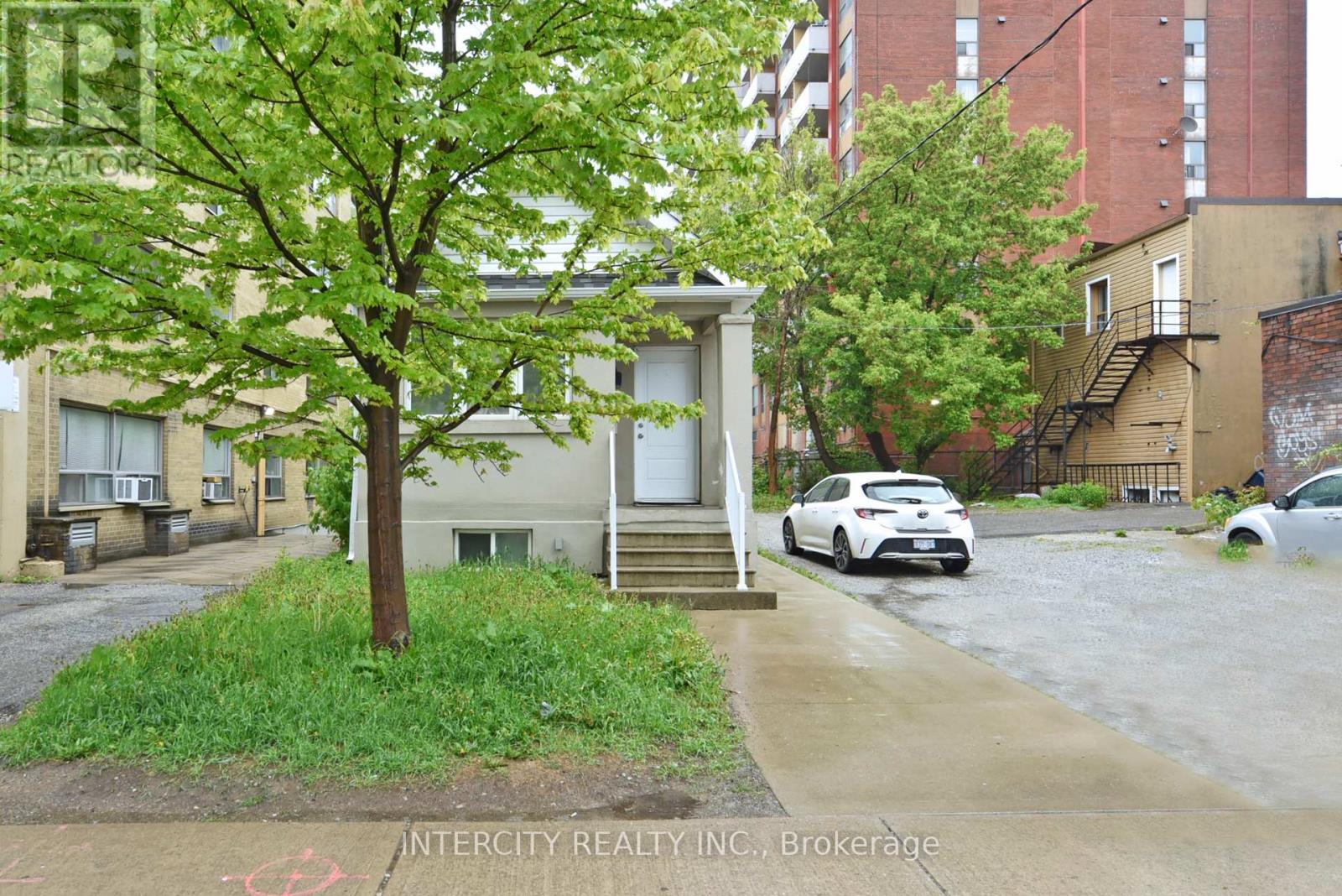 1747 - 1757 Eglinton Avenue W, Toronto, Ontario  M6E 2H7 - Photo 10 - C12154278