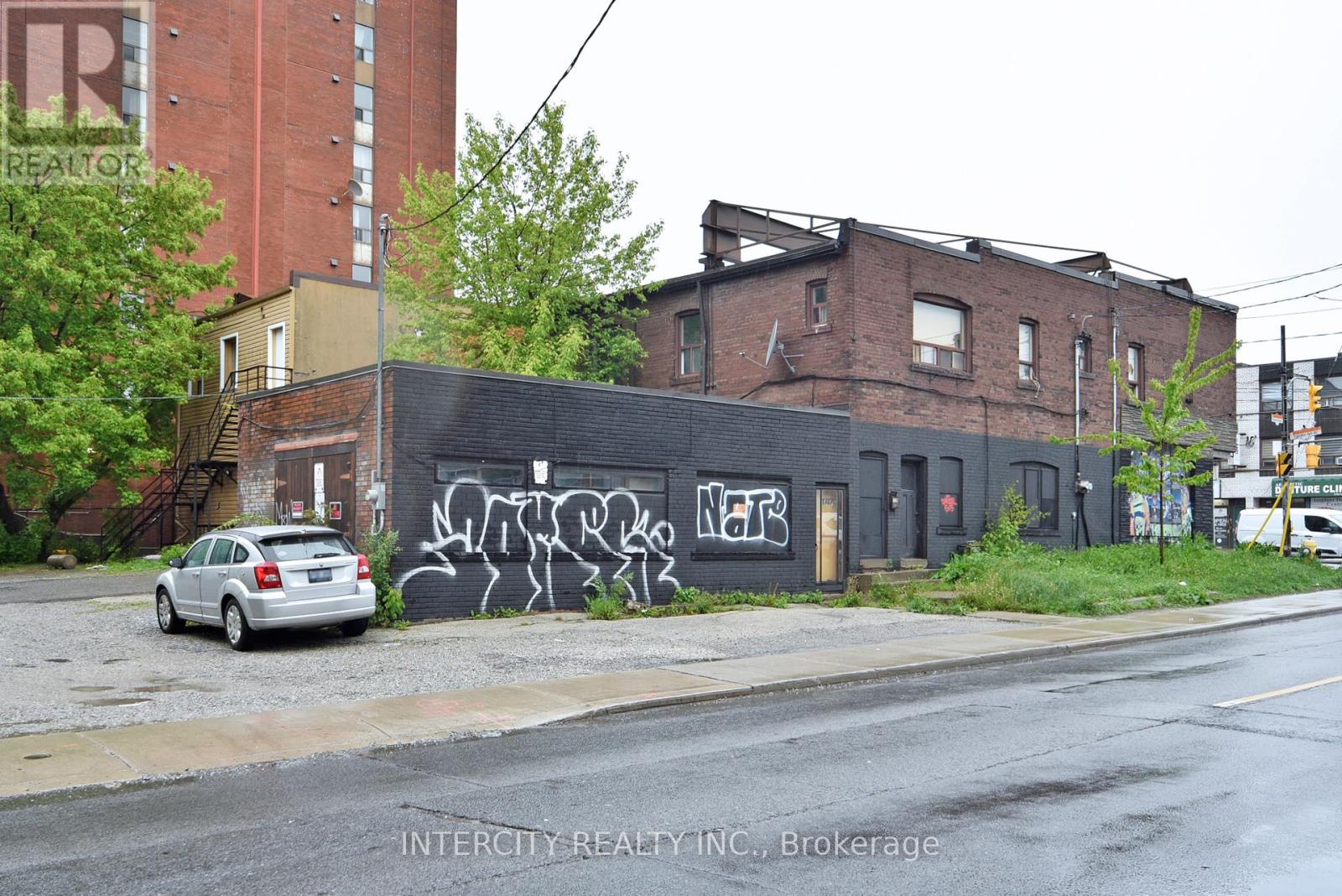 1747 - 1757 Eglinton Avenue W, Toronto, Ontario  M6E 2H7 - Photo 13 - C12154278