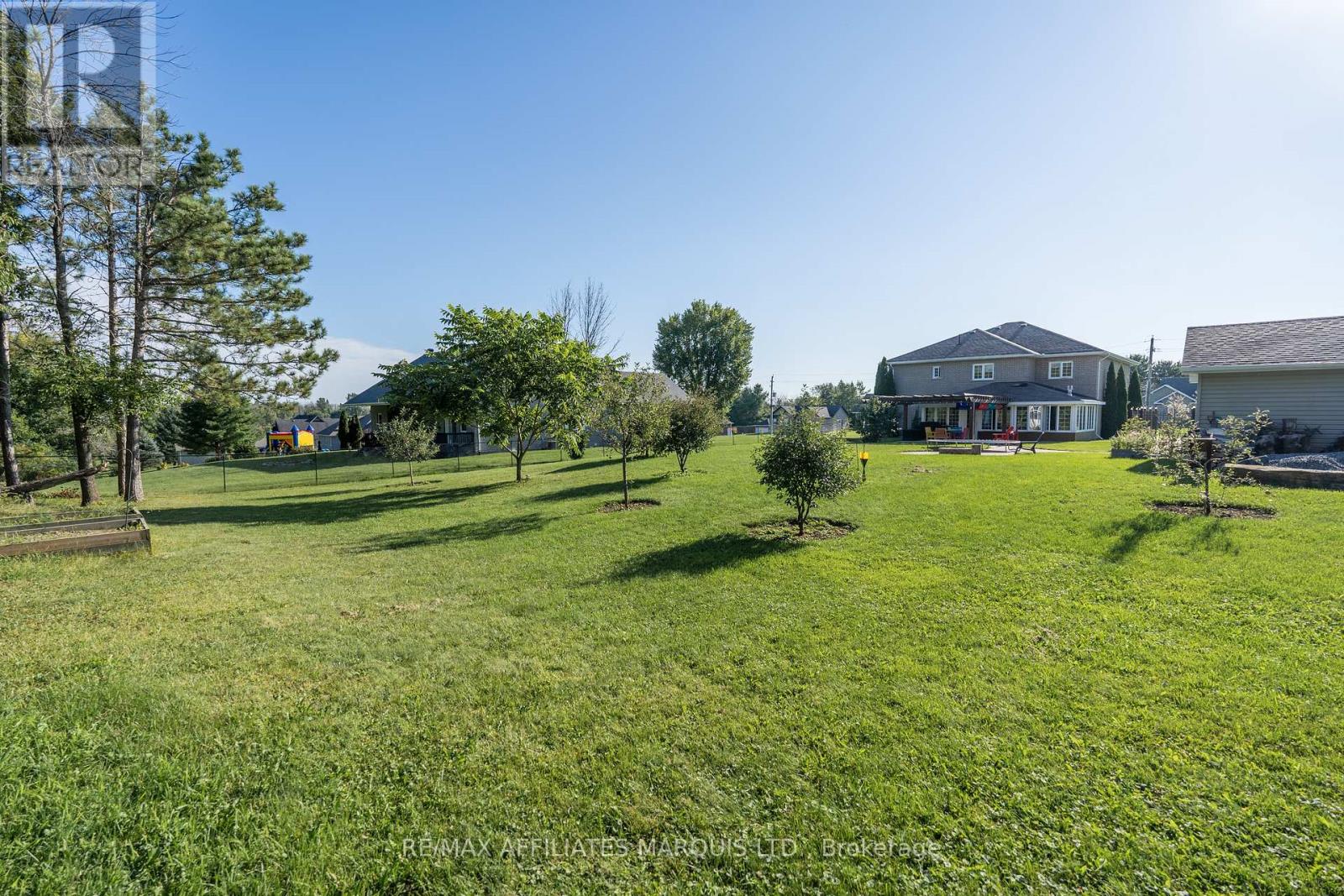 6547 Sapphire Drive, South Glengarry, Ontario  K6H 7J1 - Photo 6 - X12190911