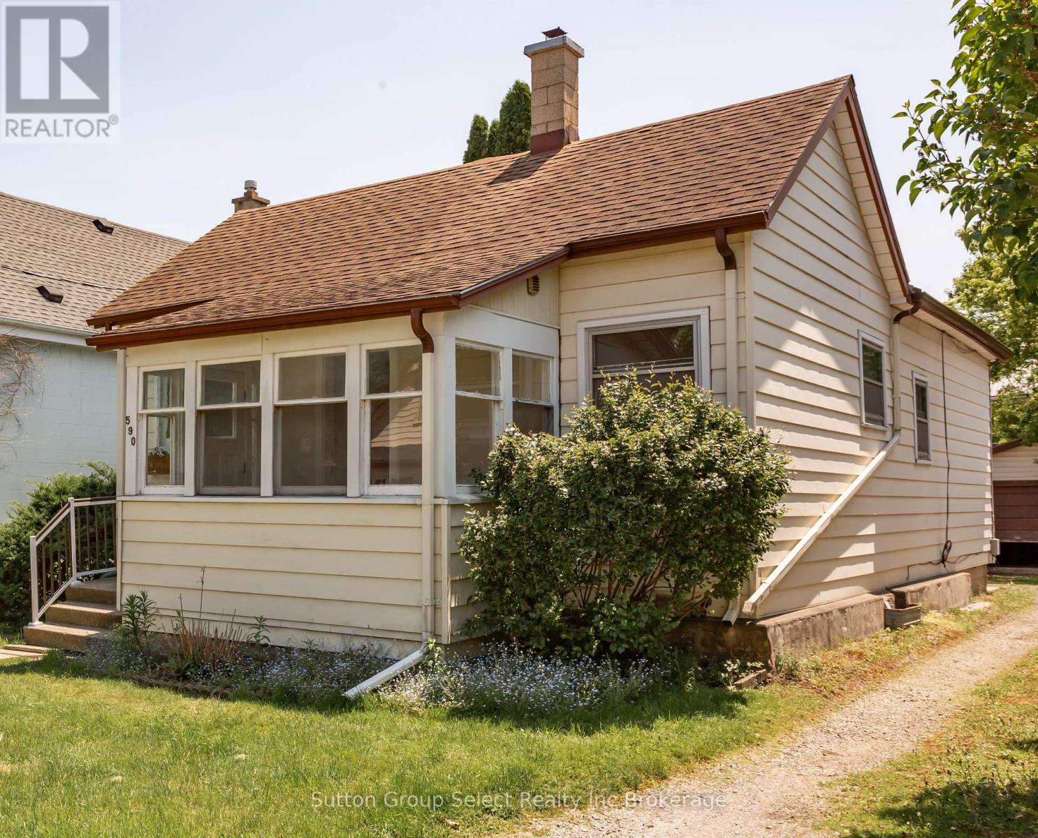 590 Mary Street, Woodstock, Ontario N4S 4T2 - Photo 2 - X12192367