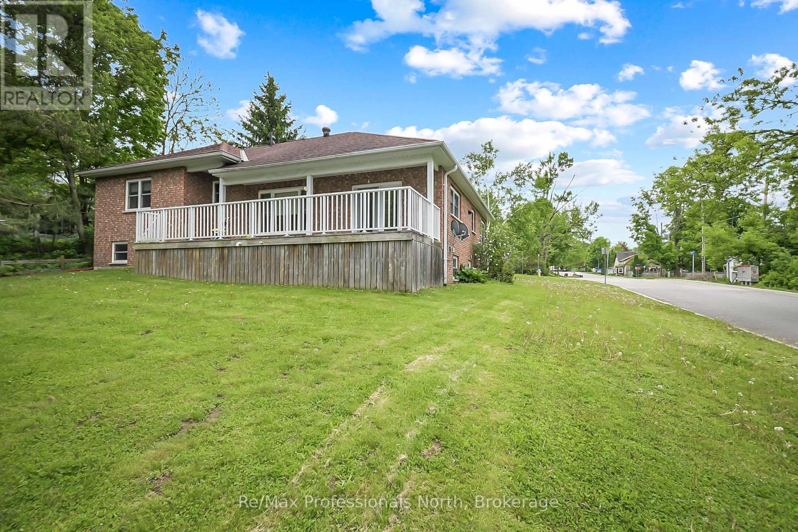 490 Brown Street, Gravenhurst, Ontario  P1P 1G6 - Photo 37 - X12192765