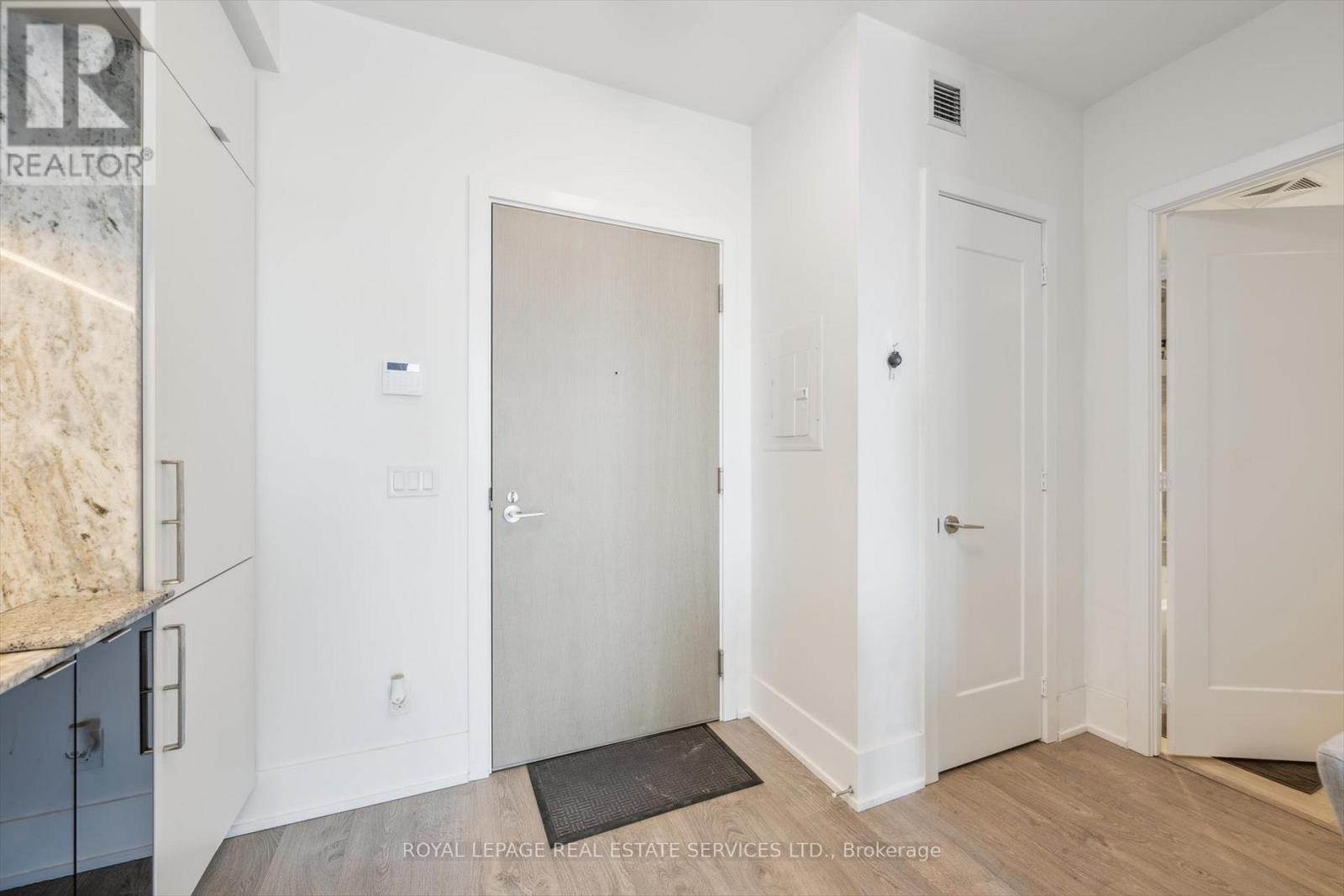 Gph27 - 1 Edgewater Drive, Toronto, Ontario  M5A 0L1 - Photo 6 - C12193029