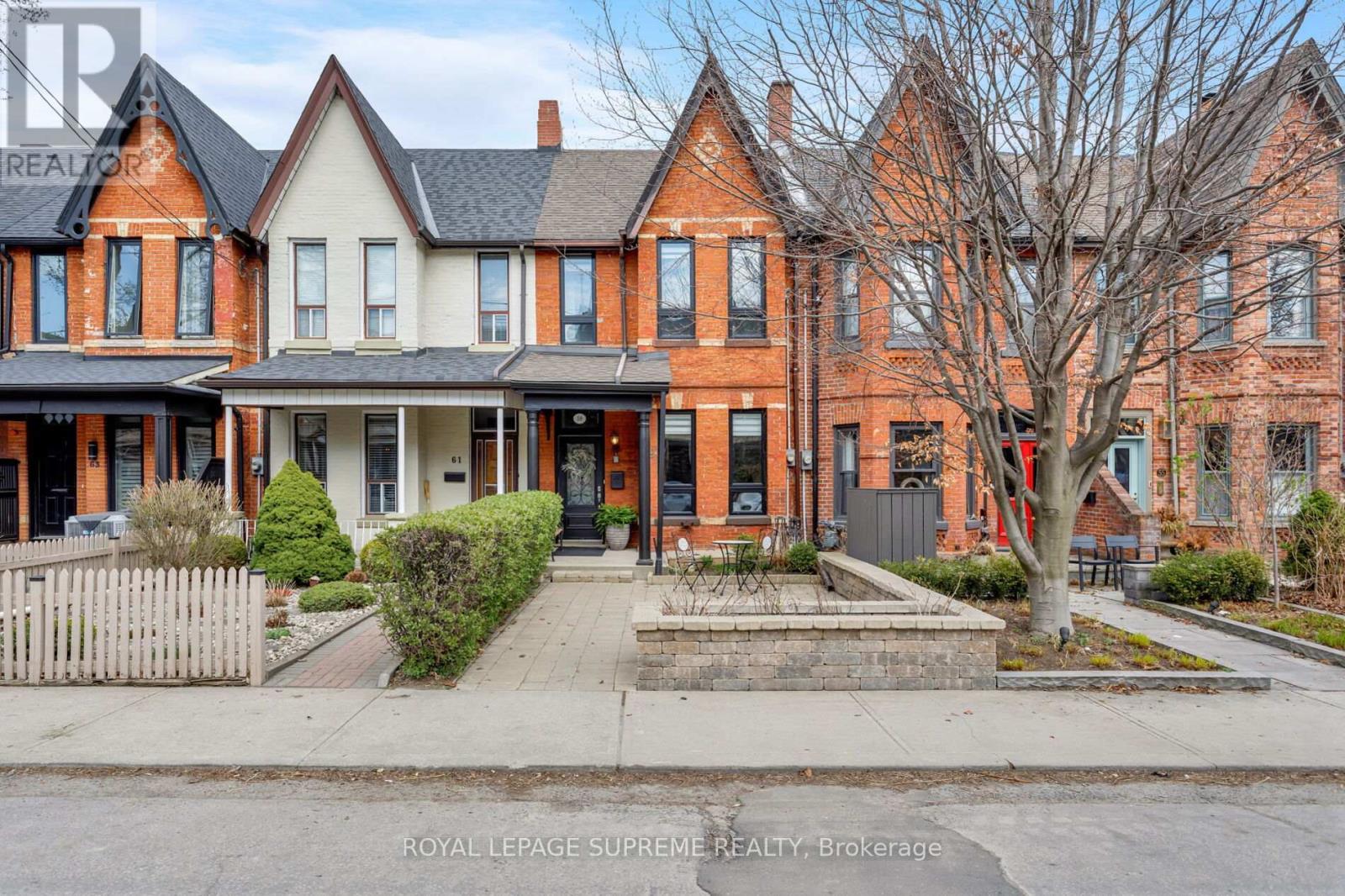 59 BEACONSFIELD AVENUE, Toronto, Ontario