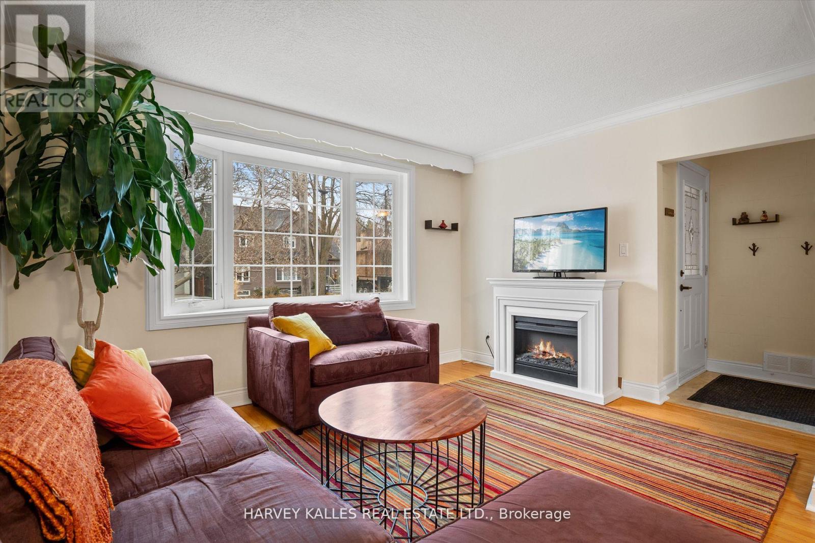 371 Hounslow Avenue, Toronto, Ontario  M2R 1H7 - Photo 9 - C12193104