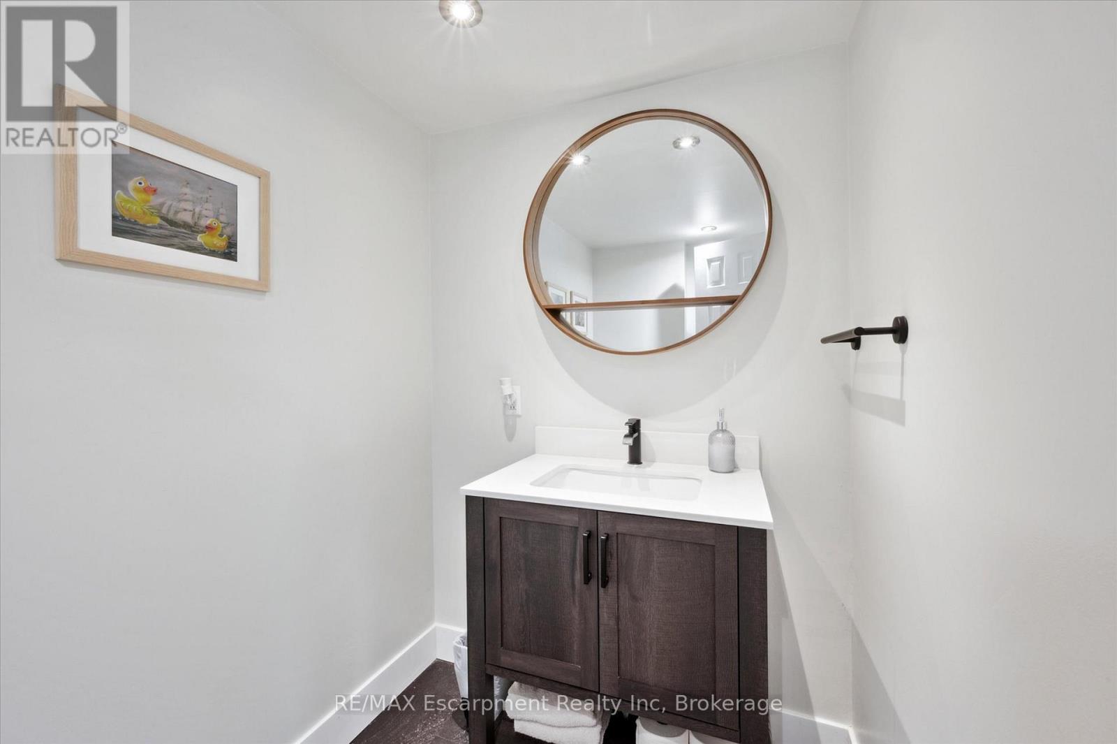27 Norfolk Avenue, Cambridge, Ontario  N1R 3T5 - Photo 25 - X12193103