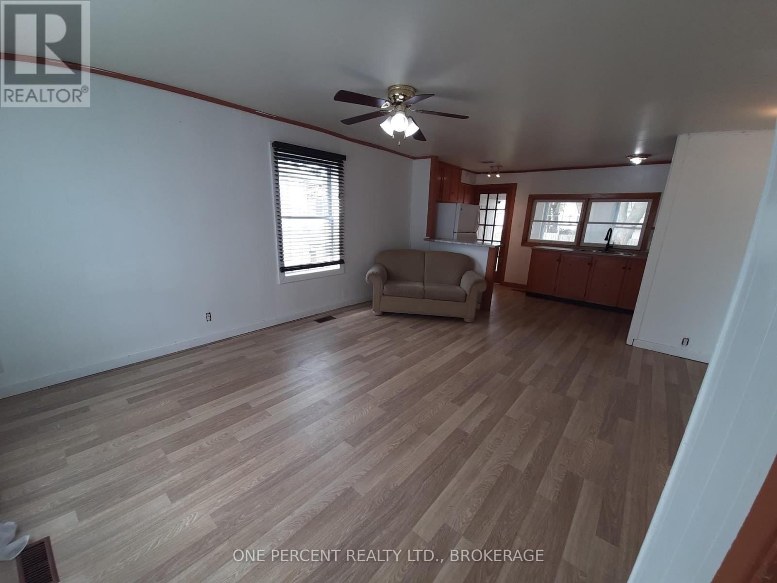 84 Carleton Street, Kingston, Ontario  K7K 4G1 - Photo 6 - X12120275
