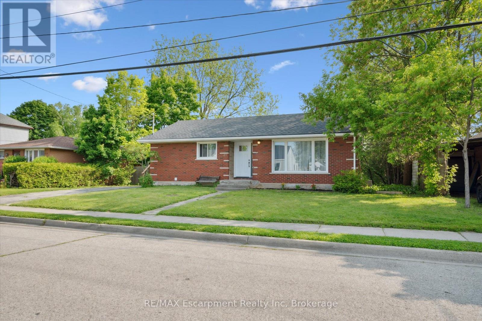 27 Norfolk Avenue, Cambridge, Ontario  N1R 3T5 - Photo 4 - X12193103