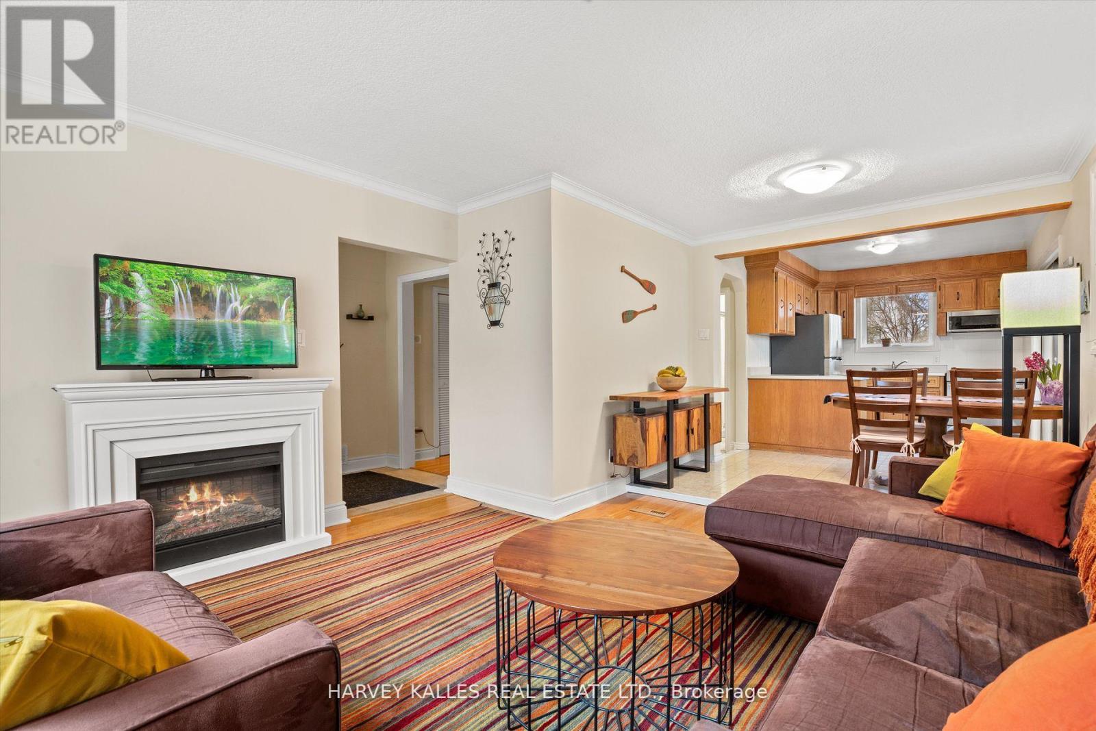 371 Hounslow Avenue, Toronto, Ontario  M2R 1H7 - Photo 10 - C12193104