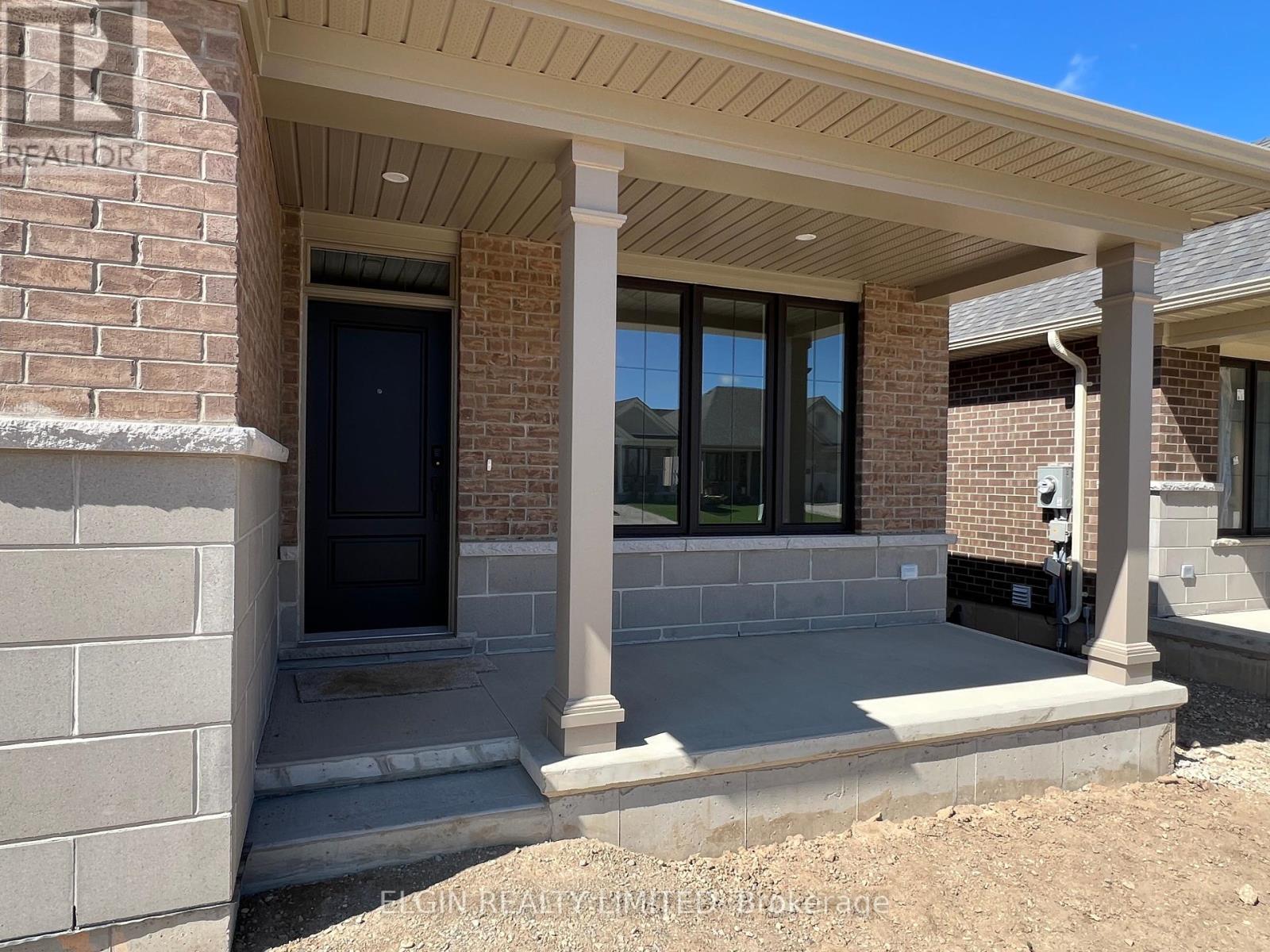 31 Dunning Way, St. Thomas, Ontario  N5R 0P7 - Photo 2 - X12182171