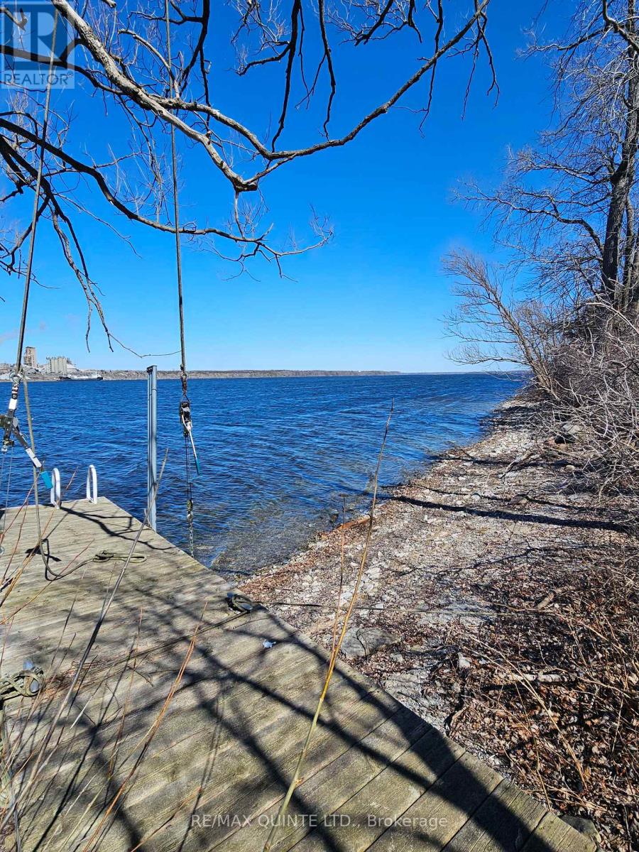 12112d Loyalist Parkway, Prince Edward County, Ontario  K0K 2T0 - Photo 45 - X12045229