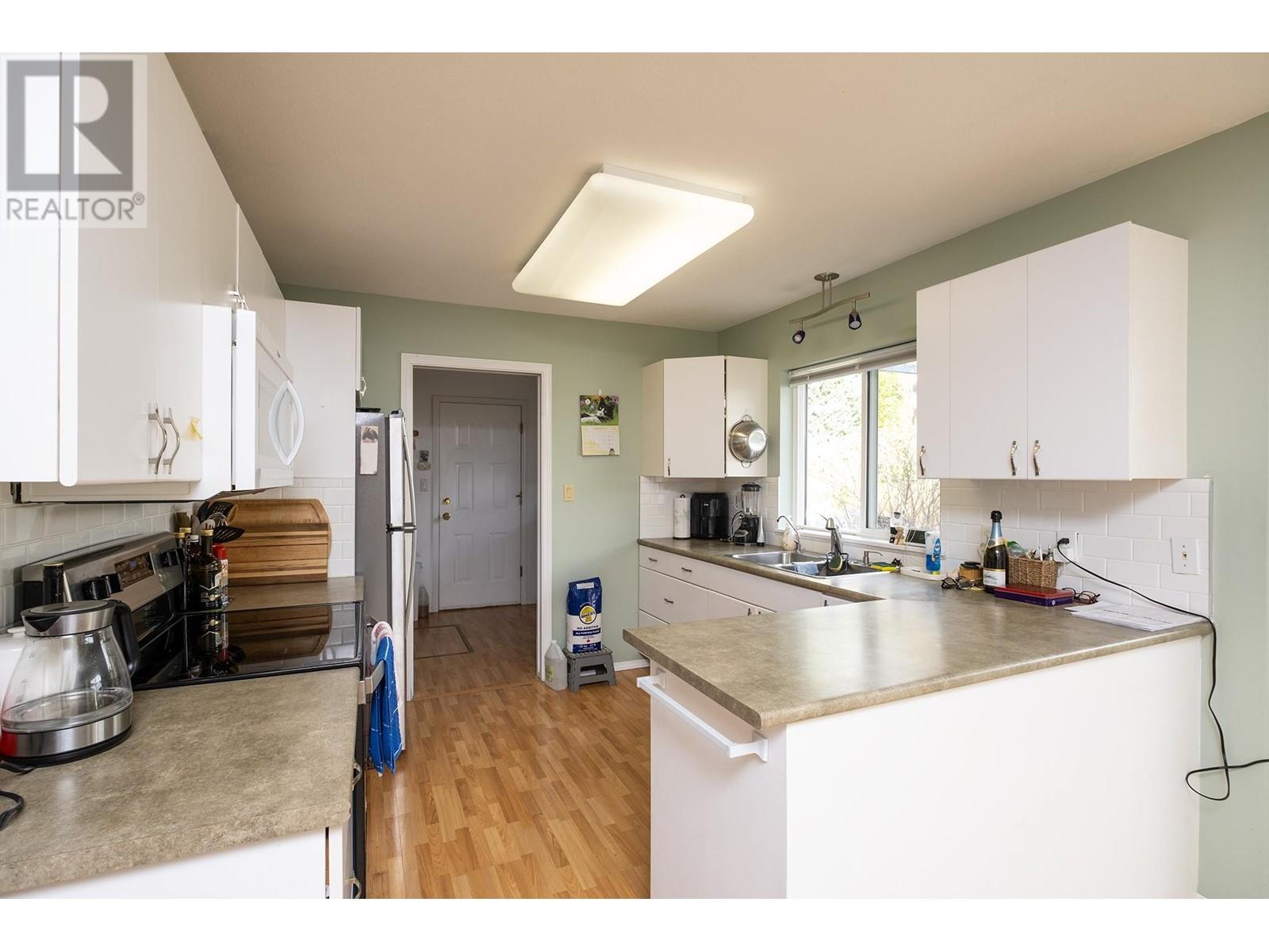 5078 Bay Road, Sechelt, British Columbia  V7Z 0E9 - Photo 10 - R3010659