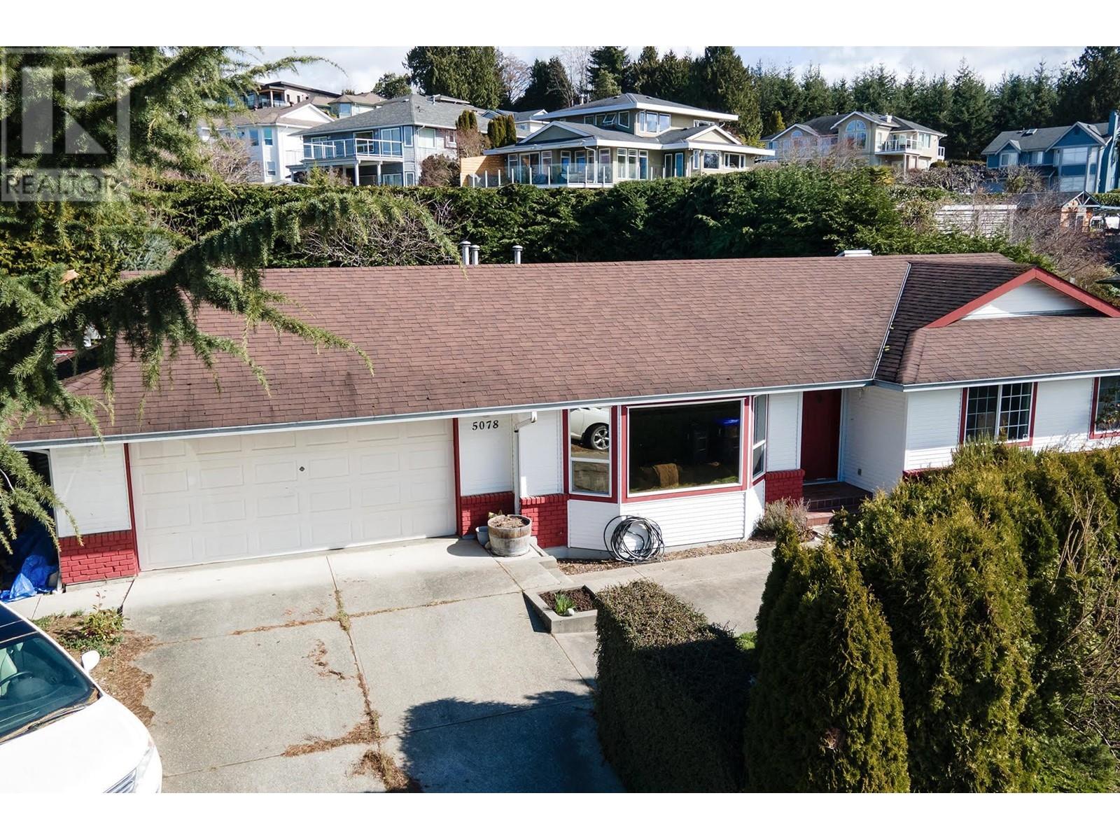 5078 Bay Road, Sechelt, British Columbia  V7Z 0E9 - Photo 2 - R3010659