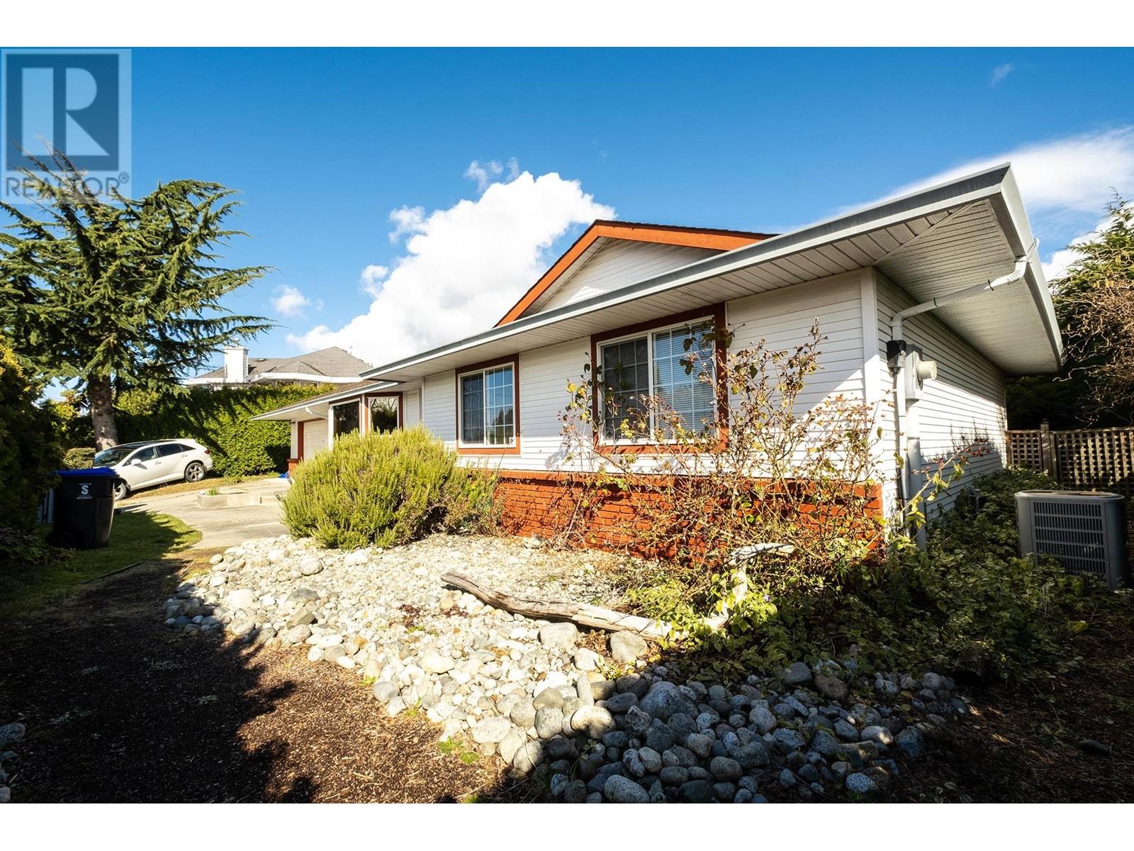 5078 Bay Road, Sechelt, British Columbia  V7Z 0E9 - Photo 27 - R3010659
