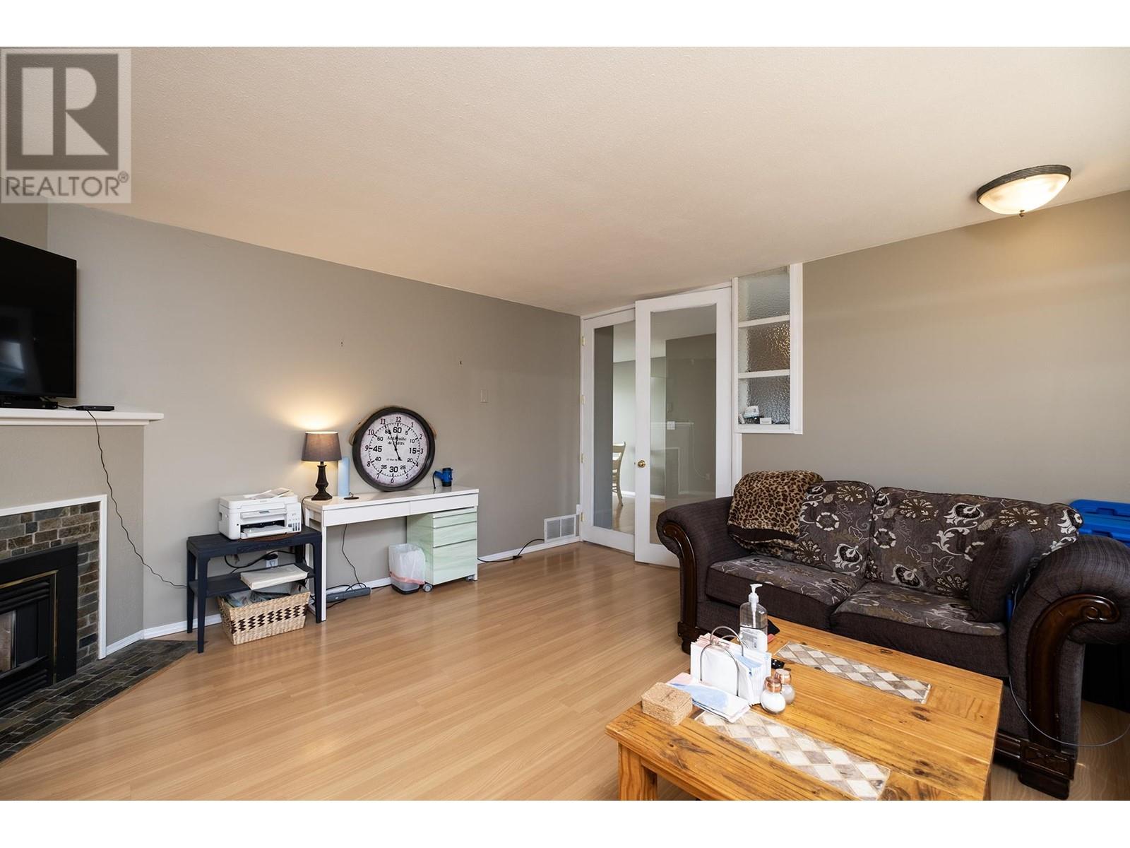 5078 Bay Road, Sechelt, British Columbia  V7Z 0E9 - Photo 6 - R3010659
