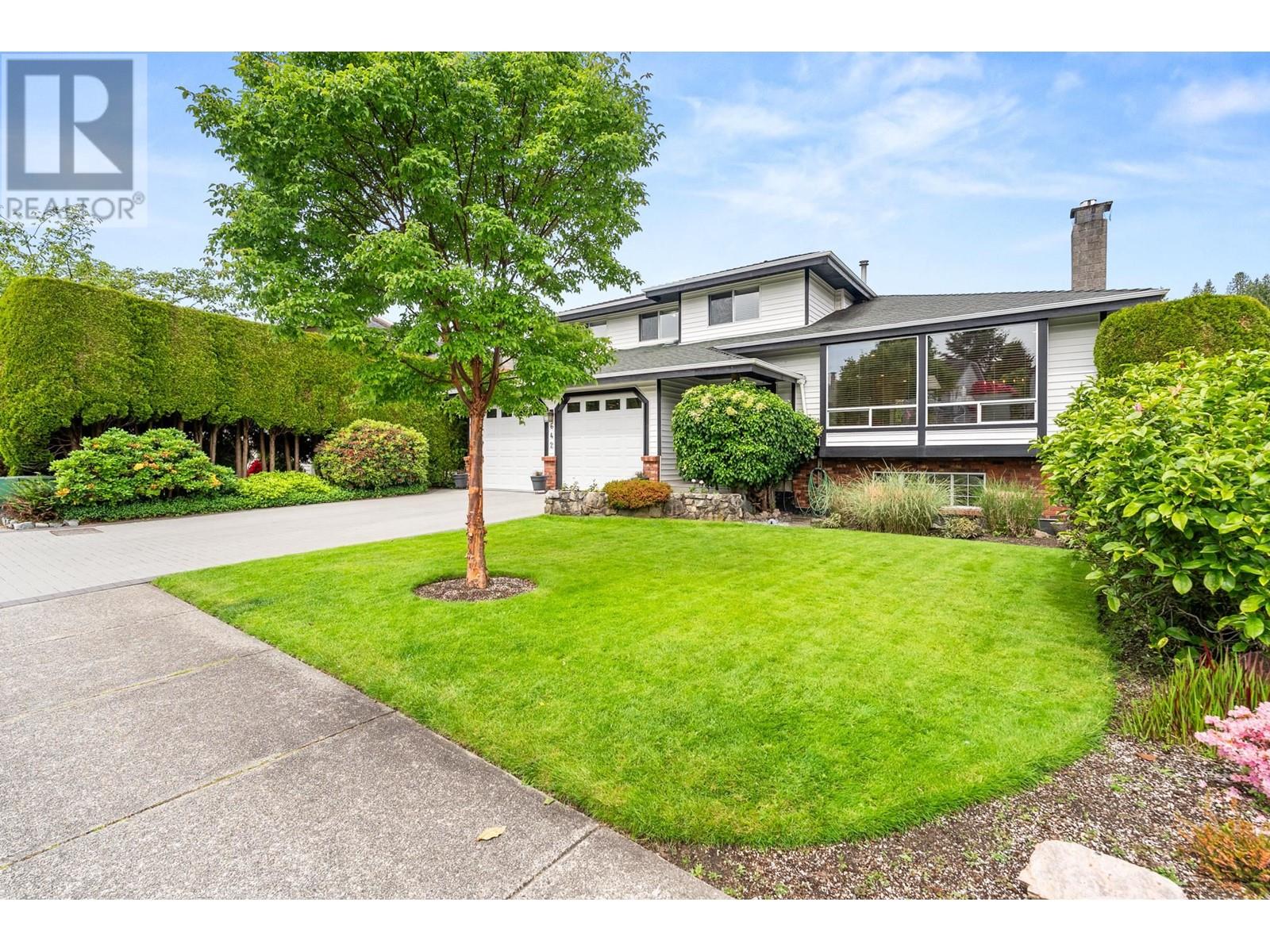 642 26th Crescent, North Vancouver, British Columbia  V7N 4J6 - Photo 3 - R3010663