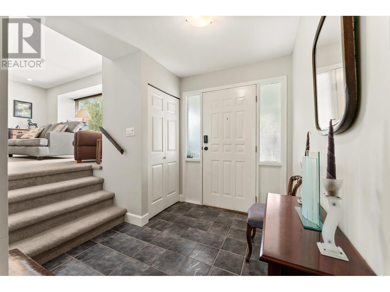 642 26th Crescent, North Vancouver, British Columbia  V7N 4J6 - Photo 6 - R3010663