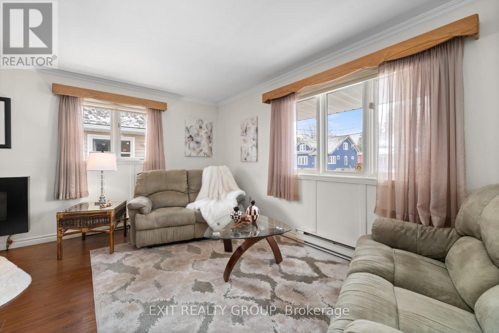 16 Maple Avenue, Prince Edward County, Ontario  K0K 2T0 - Photo 8 - X12073112