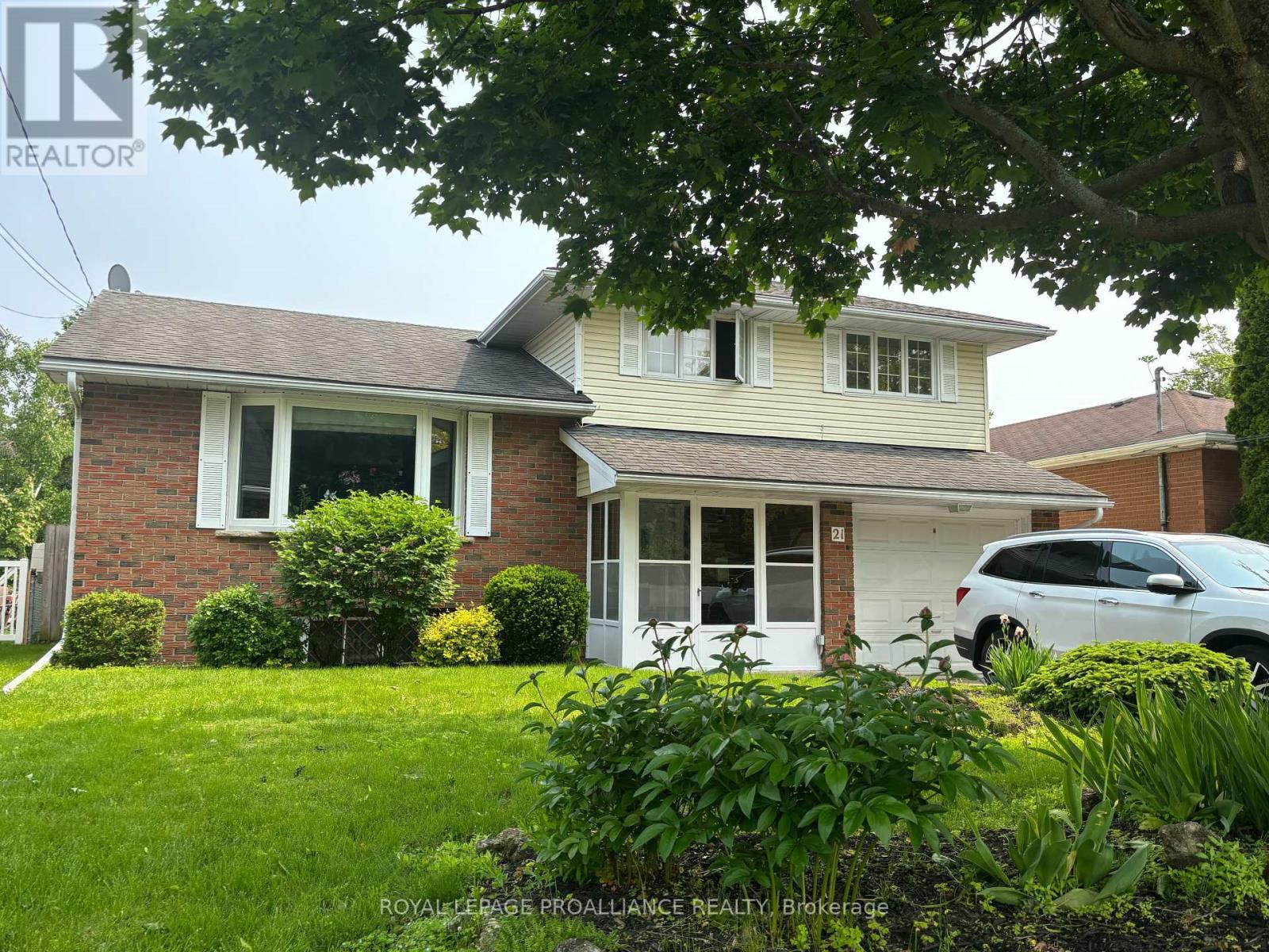 21 DUNNETT BOULEVARD, Belleville, Ontario