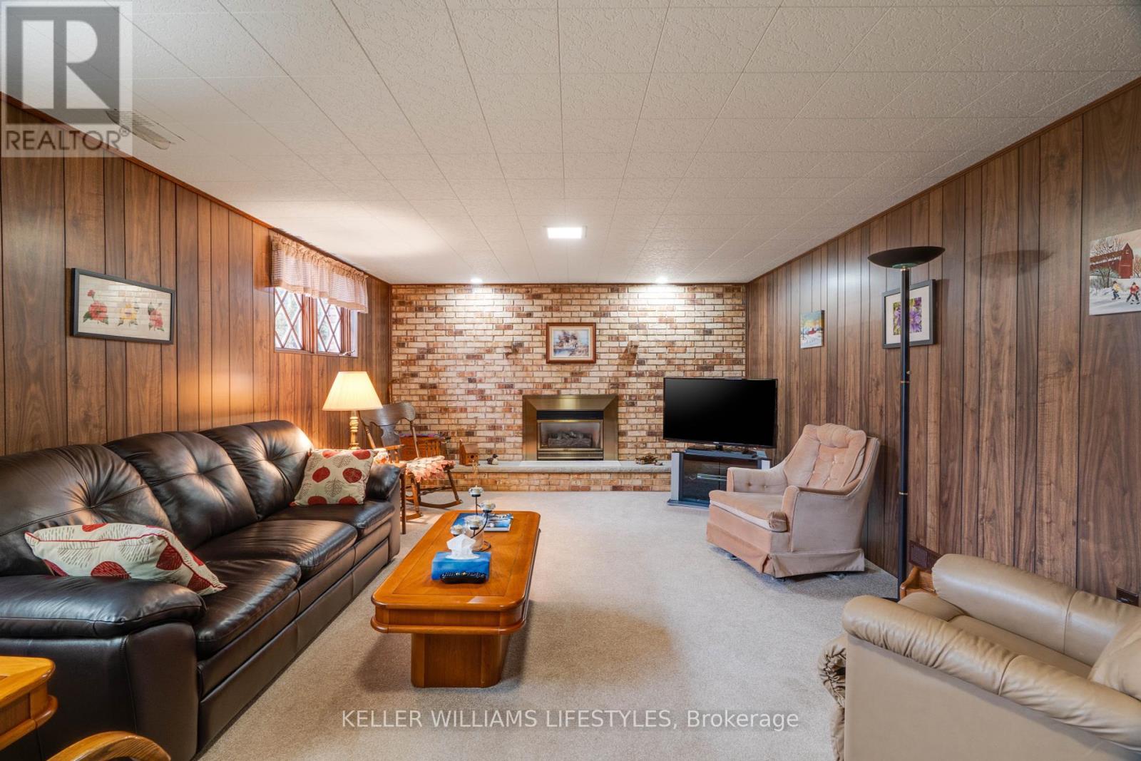 60 James Street N, Lambton Shores, Ontario  N0N 1J0 - Photo 24 - X12192567
