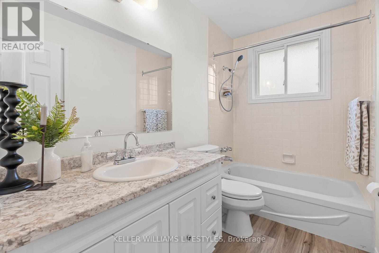 60 James Street N, Lambton Shores, Ontario  N0N 1J0 - Photo 16 - X12192567