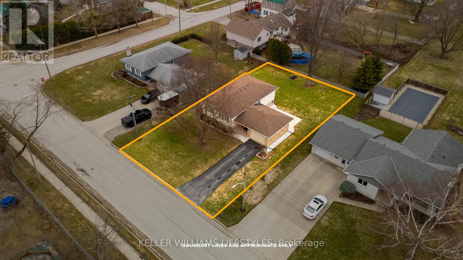 60 James Street N, Lambton Shores, Ontario  N0N 1J0 - Photo 40 - X12192567