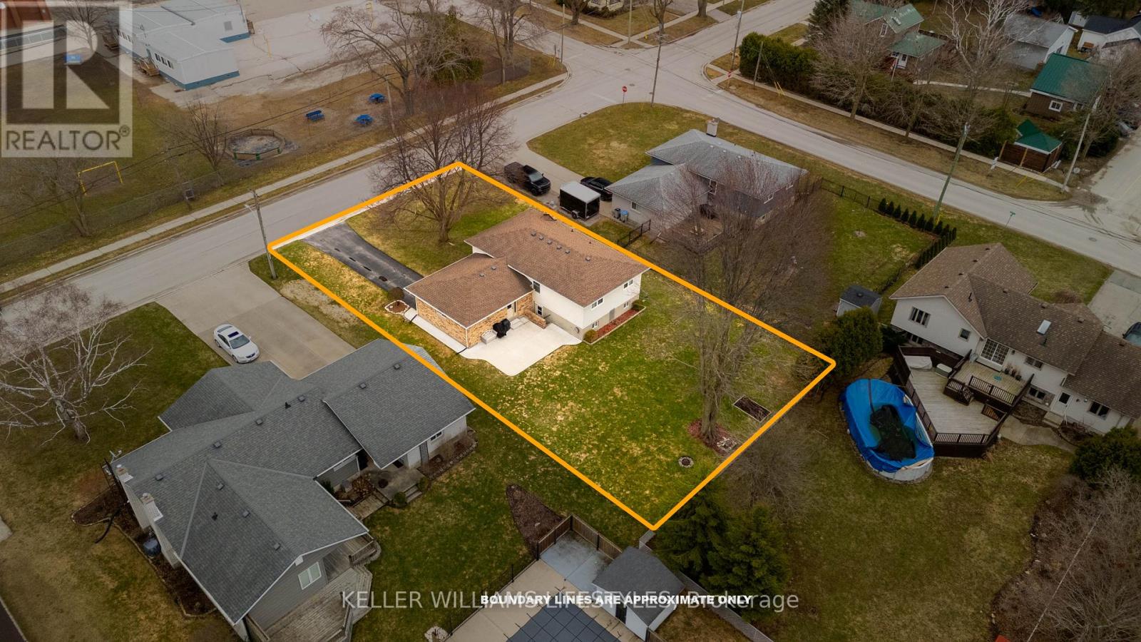 60 James Street N, Lambton Shores, Ontario  N0N 1J0 - Photo 42 - X12192567