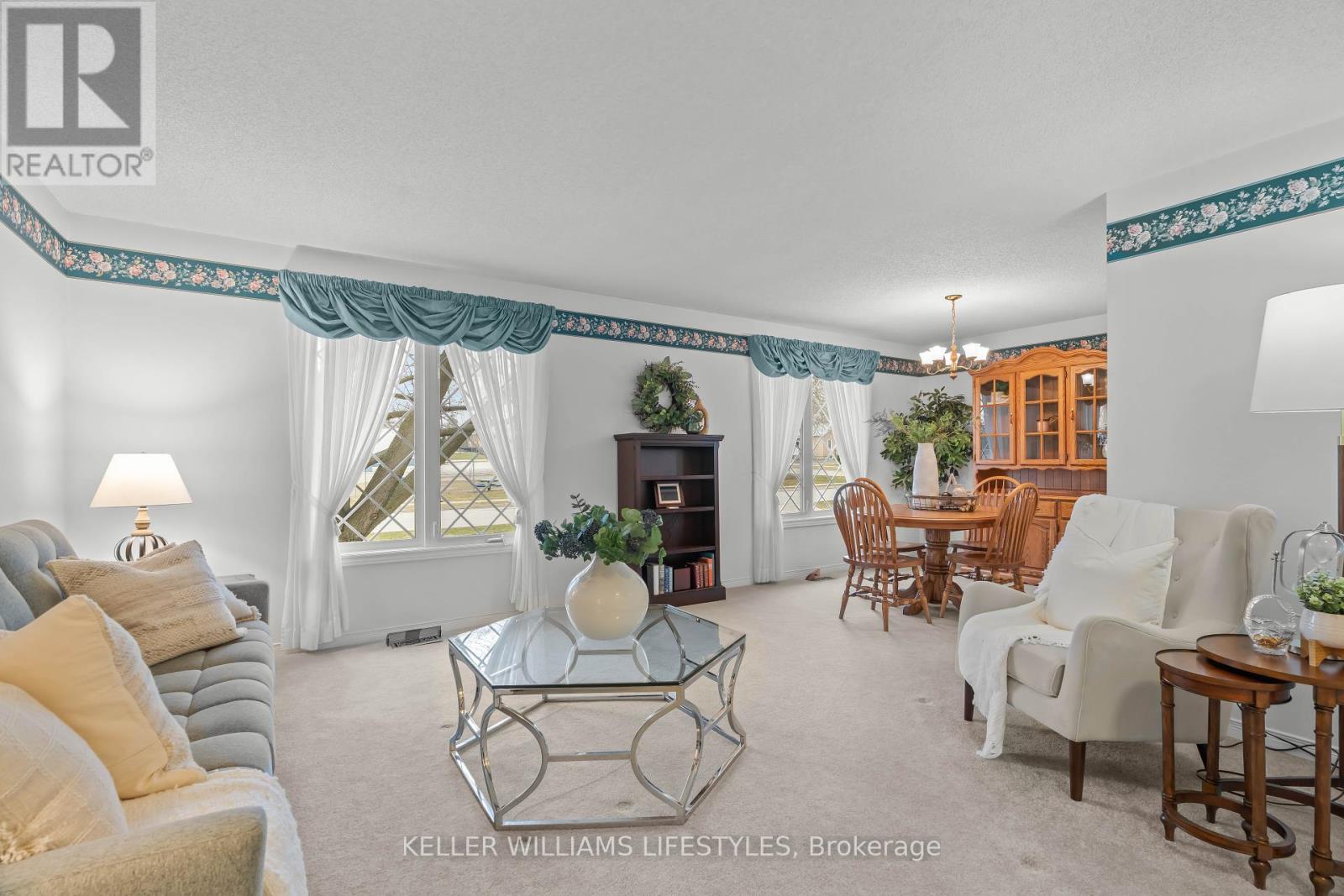 60 James Street N, Lambton Shores, Ontario  N0N 1J0 - Photo 5 - X12192567