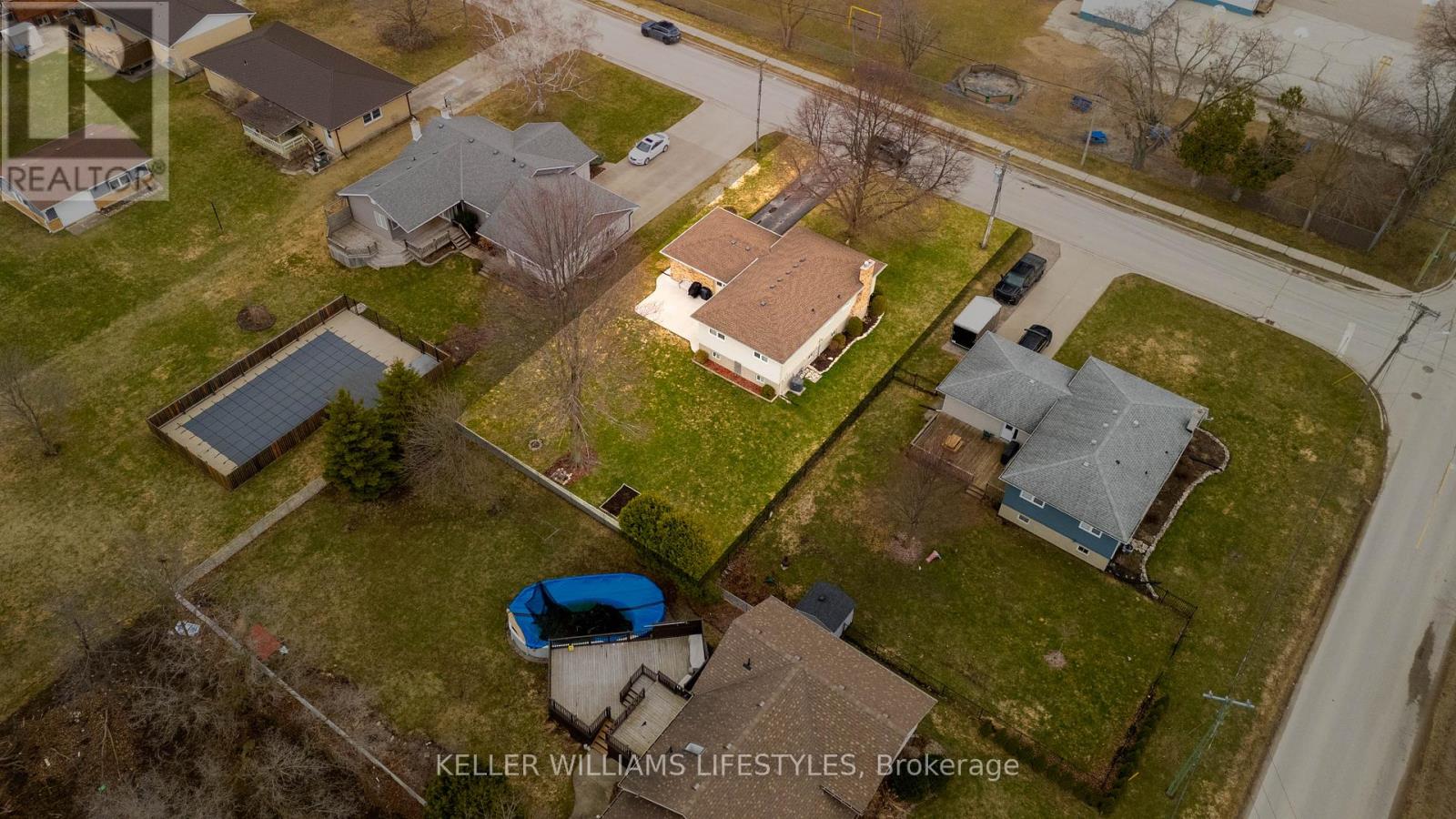 60 James Street N, Lambton Shores, Ontario  N0N 1J0 - Photo 43 - X12192567
