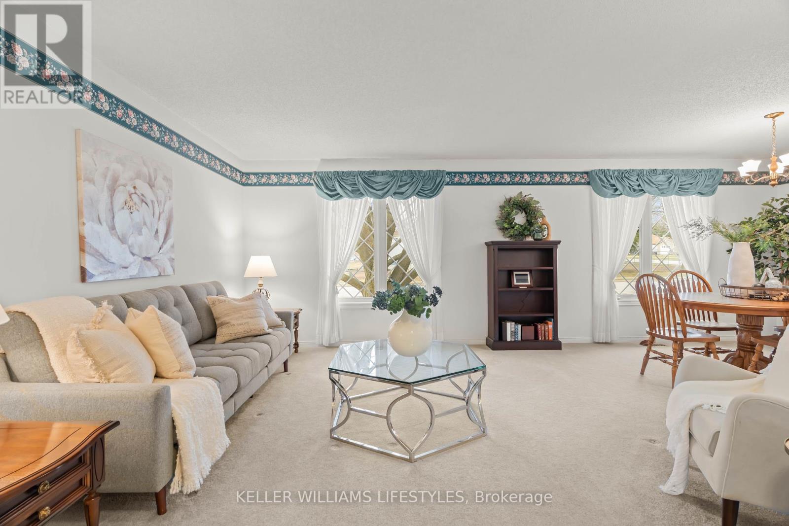 60 James Street N, Lambton Shores, Ontario  N0N 1J0 - Photo 6 - X12192567