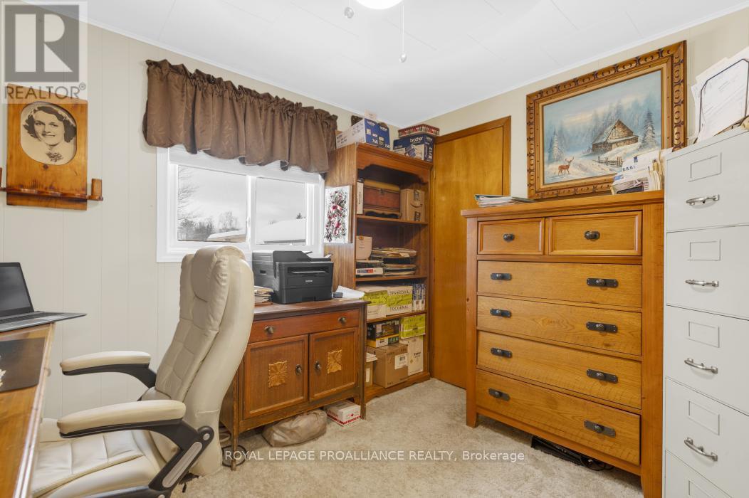 35 John Street, Addington Highlands, Ontario  K0H 1P0 - Photo 14 - X12142627