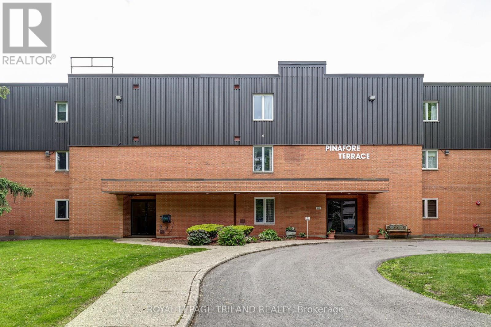 11 - 125 Elm Street, St. Thomas, Ontario  N5R 1H9 - Photo 1 - X12192713