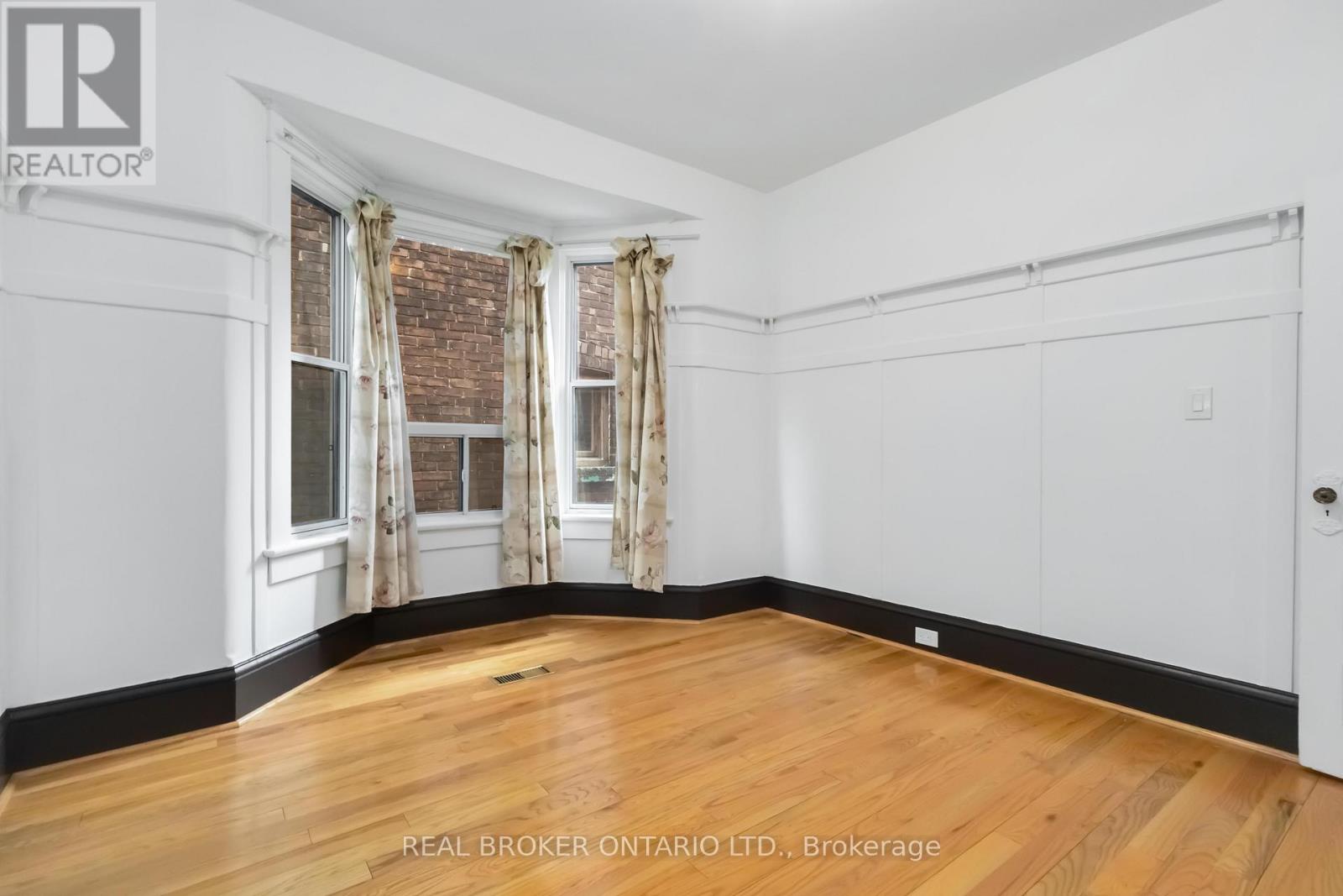 14 Devon Road, Toronto (East End-Danforth), Ontario  M4E 2J8 - Photo 12 - E12192533