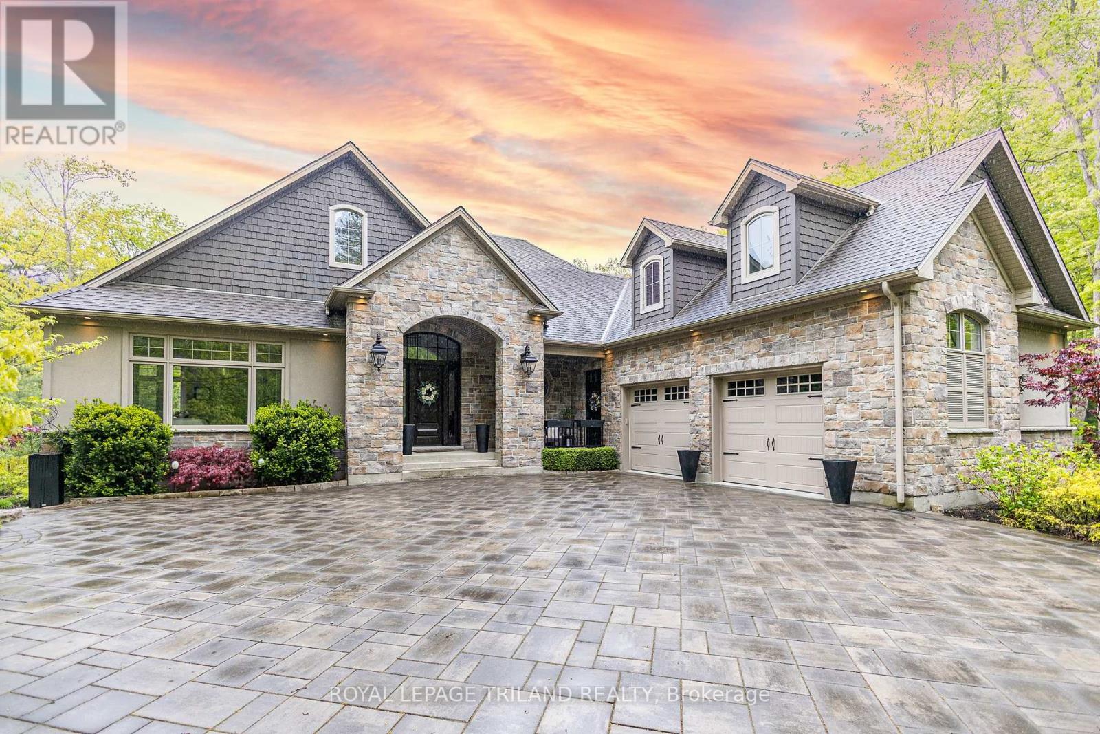 10445 PINETREE DRIVE, Lambton Shores, Ontario