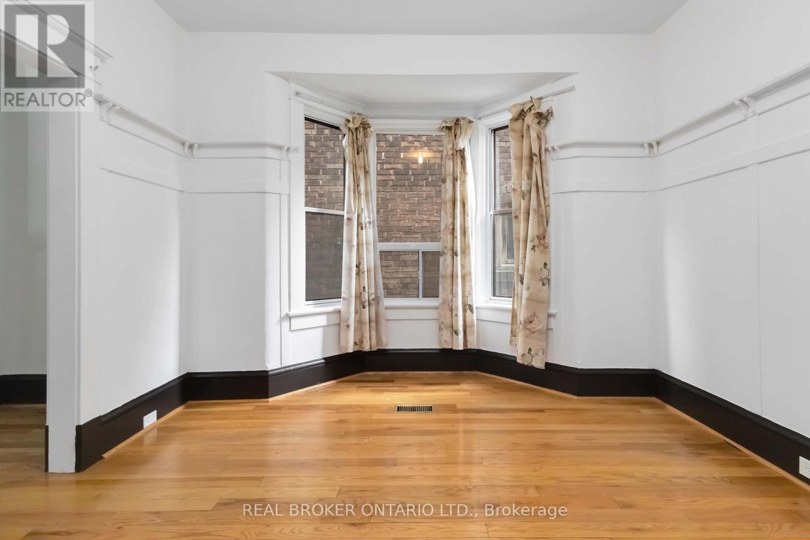 14 Devon Road, Toronto (East End-Danforth), Ontario  M4E 2J8 - Photo 13 - E12192533