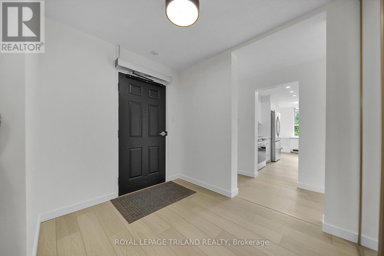 409 - 1180 Commissioners Road W, London South (South B), Ontario  N6K 4J2 - Photo 6 - X12192780