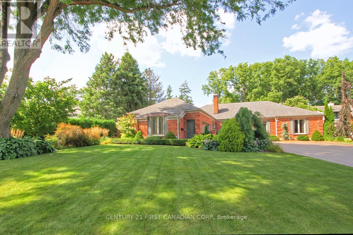 811 Clearview Crescent, London North (North Q), Ontario  N6H 4P6 - Photo 2 - X12192977