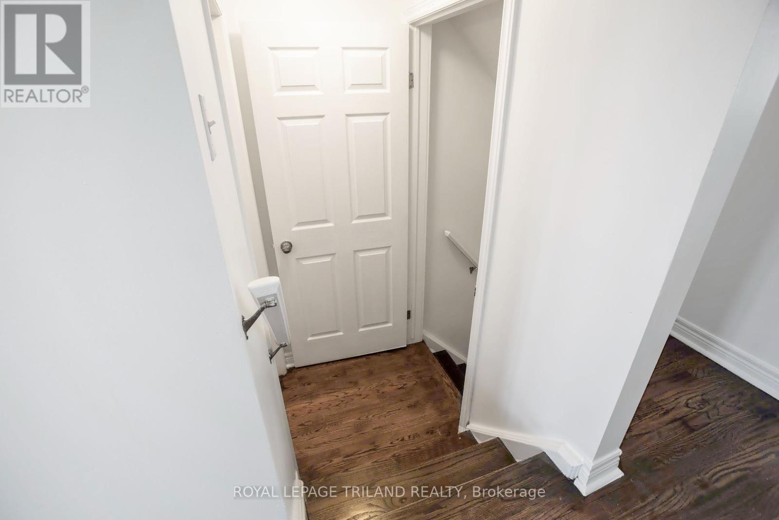Photo 11 of 35 for 685 North Leaksdale Circle