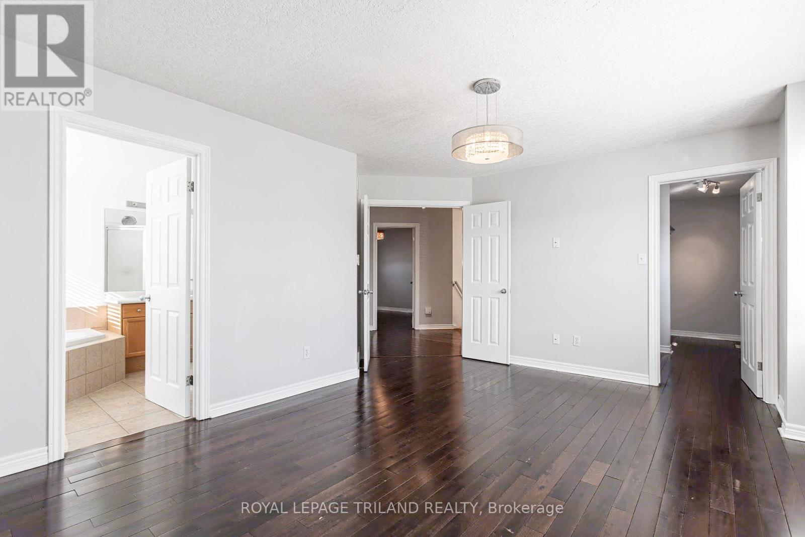 Photo 17 of 35 for 685 North Leaksdale Circle