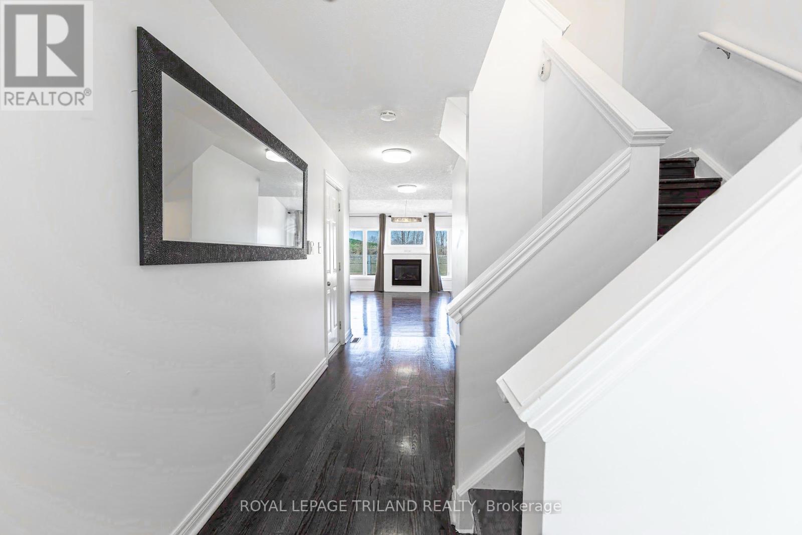 Photo 8 of 35 for 685 North Leaksdale Circle