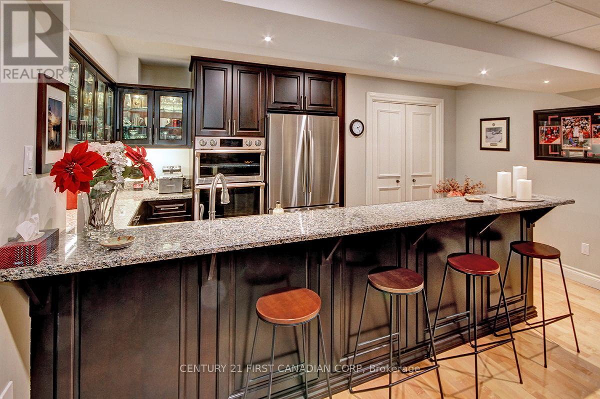 811 Clearview Crescent, London North (North Q), Ontario  N6H 4P6 - Photo 17 - X12192977