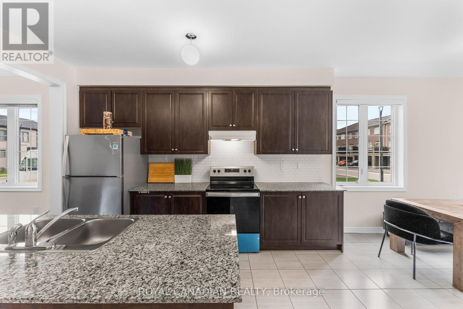 2670 Delphinium Trail, Pickering, Ontario  L1X 0M1 - Photo 15 - E12192730