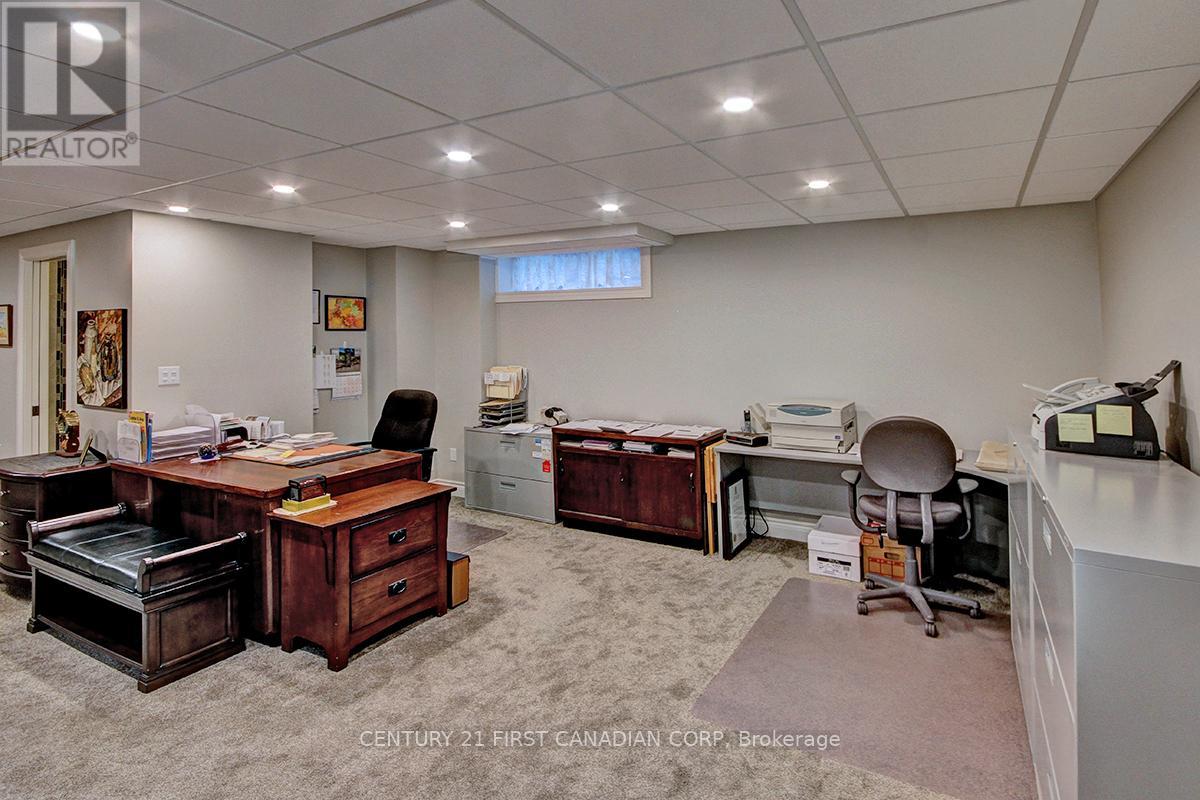 811 Clearview Crescent, London North, Ontario  N6H 4P6 - Photo 21 - X12192977