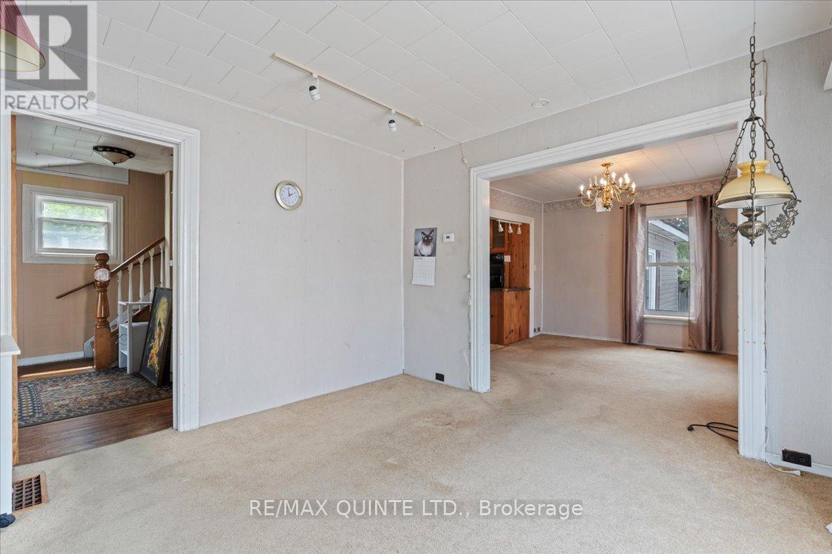 19 Broad Street, Prince Edward County, Ontario  K0K 2T0 - Photo 10 - X12192915