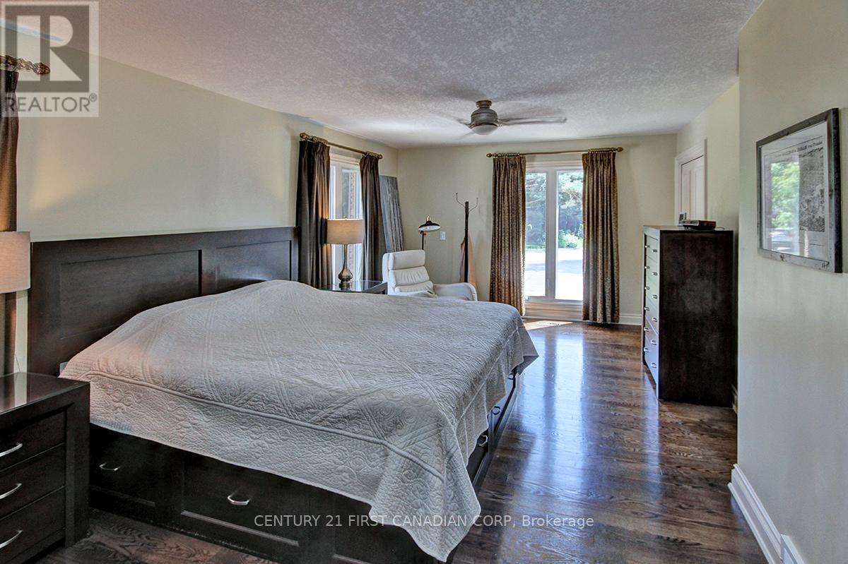 811 Clearview Crescent, London North (North Q), Ontario  N6H 4P6 - Photo 13 - X12192977