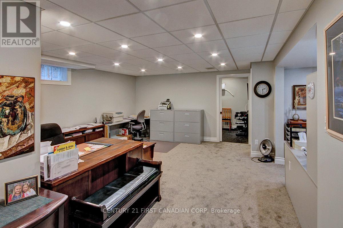 811 Clearview Crescent, London North (North Q), Ontario  N6H 4P6 - Photo 22 - X12192977