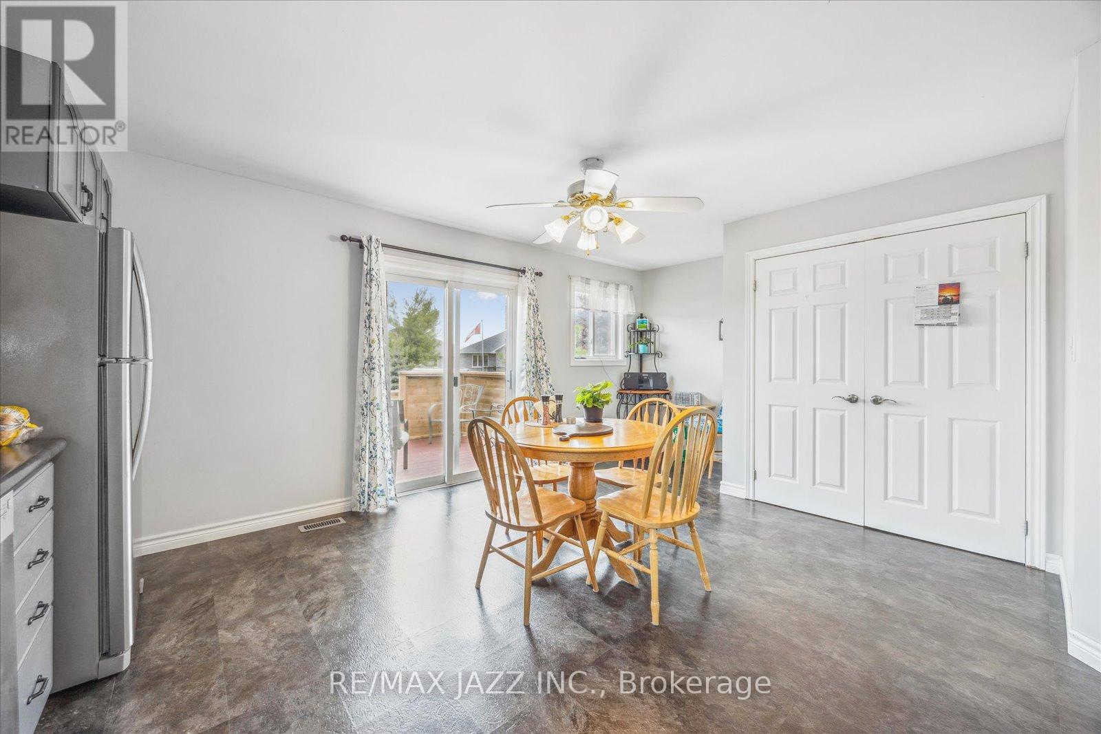 39 Mcgibbon Boulevard, Kawartha Lakes, Ontario  K9V 6G4 - Photo 8 - X12192979